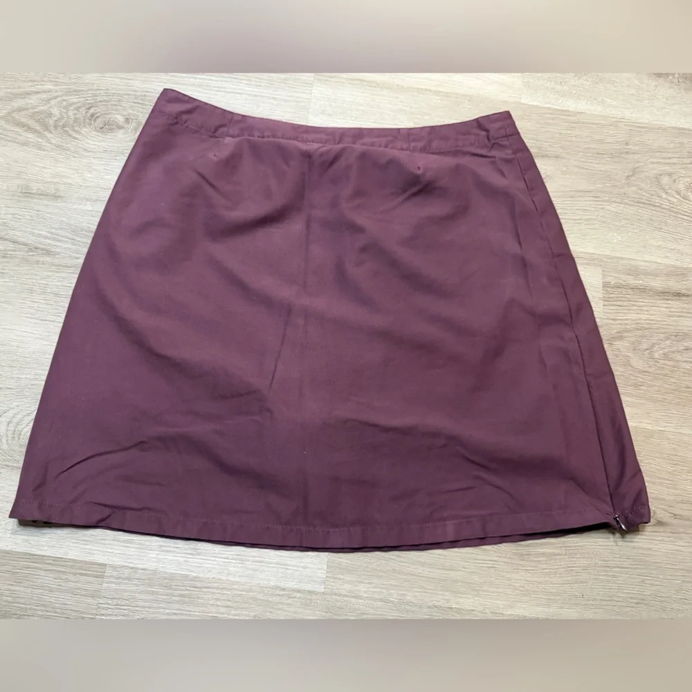Patagonia Women’s Burgundy Skorts Size 8 - Picture 3 of 8
